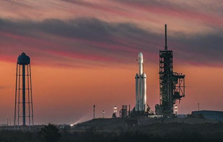 Falcon Heavy выведет на орбиту более 20 спутников за один рейс