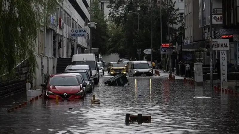 Turkiya poytaxtini suv bosdi