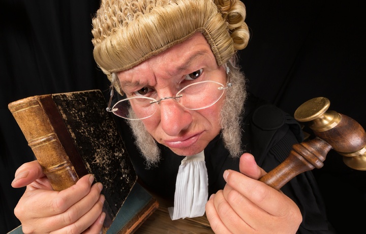 Kunduzi sigir boqish, qabristonda uzoq qolish taqiqlanadi — Buyuk Britaniyaning g‘alati qonunlari