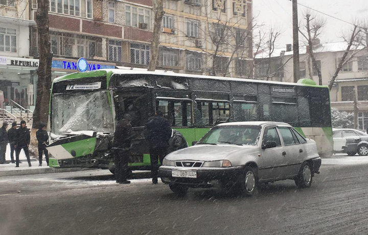 Эрталабки ЙТҲда автобус ҳайдовчиси вафот этгани аниқланди