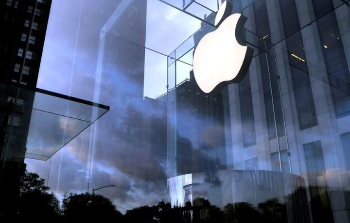 Вознаграждение главы Apple в 2023 году снизится на 40%