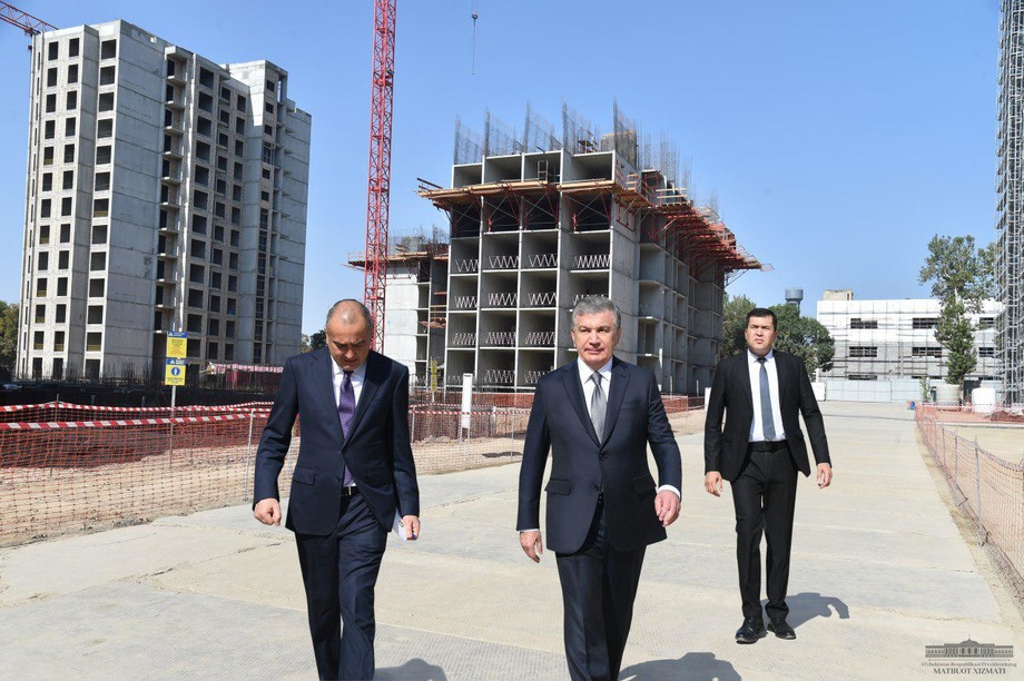 Президент посетил «Olmazor business city» (фото)