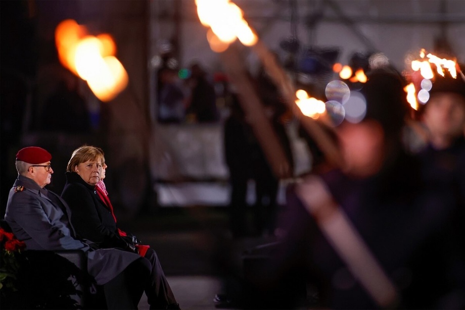 В Берлине торжественно проводили с поста канцлера Ангелу Меркель
