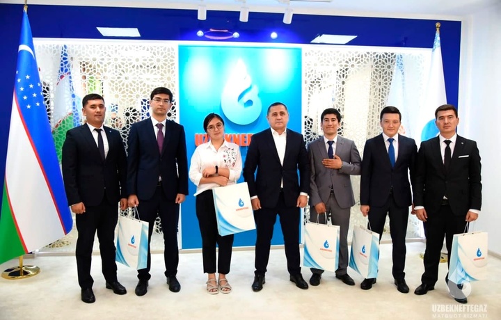 «O‘zbekneftgaz» AJ Boshqaruvi raisi Mehriddin Abdullayev xorijning nufuzli oliy o‘quv yurtlariga o‘qishga kirgan yosh xodimlar bilan uchrashdi