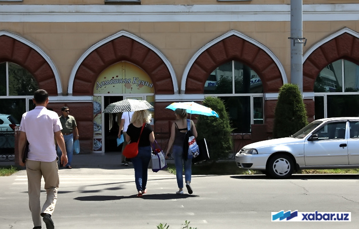 Минздрав рекомендует не выходить на улицу с 12:00 до 16:00