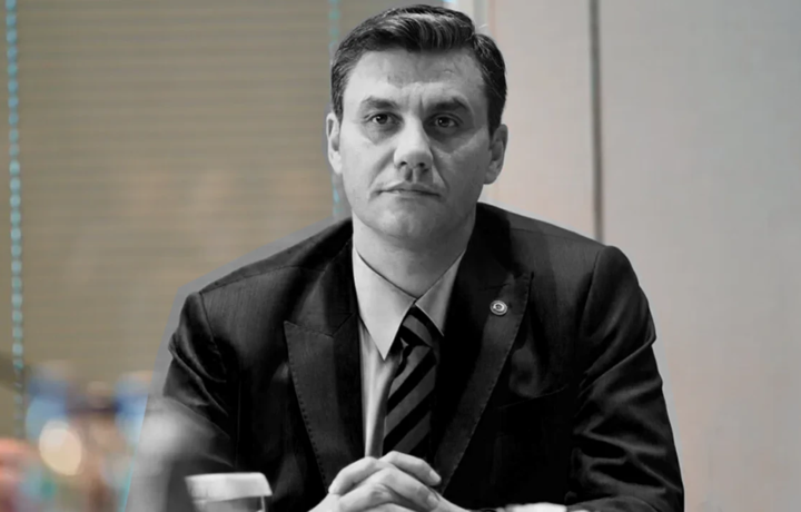 Маниса ҳокими ток уриб ҳалок бўлди