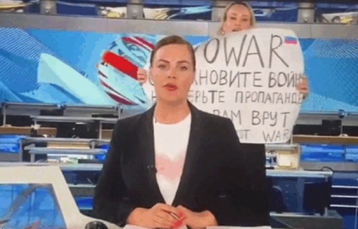 «Нет войне»: Редактору Первого канала грозит до 10 лет тюрьмы