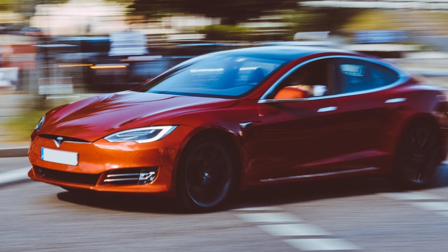 Tesla Model S Plaid хочет установить рекорд разгона – за 1,99 сек до 96,5 км/ч