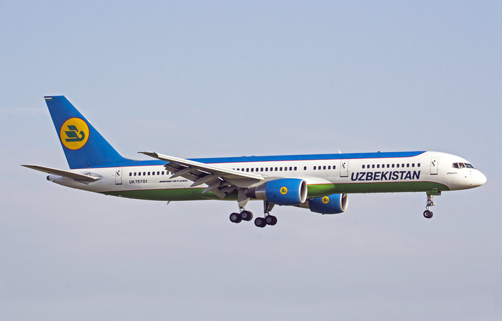 Санкт-Петербургдан учган Boeing 757 самолёти Бухоро аэропортига қўна олмади