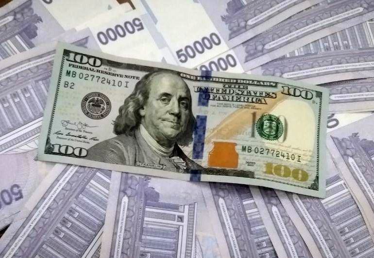 Новые курсы валют от ЦБ: доллар и евро пошли вверх