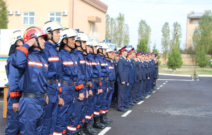 МЧС Узбекистана направляет в Турцию 60 спасателей и 3 единицы аварийно-спасательной техники