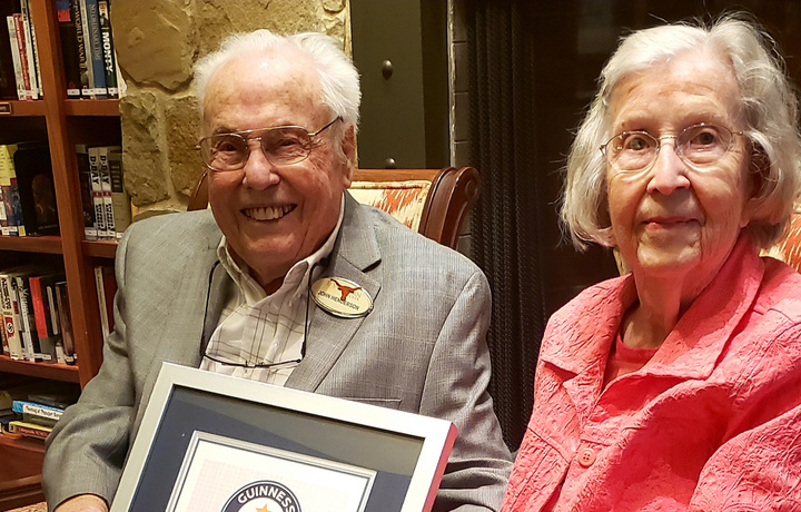 Старейшая в мире супружеская пара отпраздновала 80-летие свадьбы