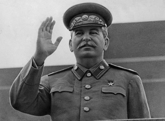 Немецкий журналист создал профиль Сталина на Tinder и собрал немало поклонников