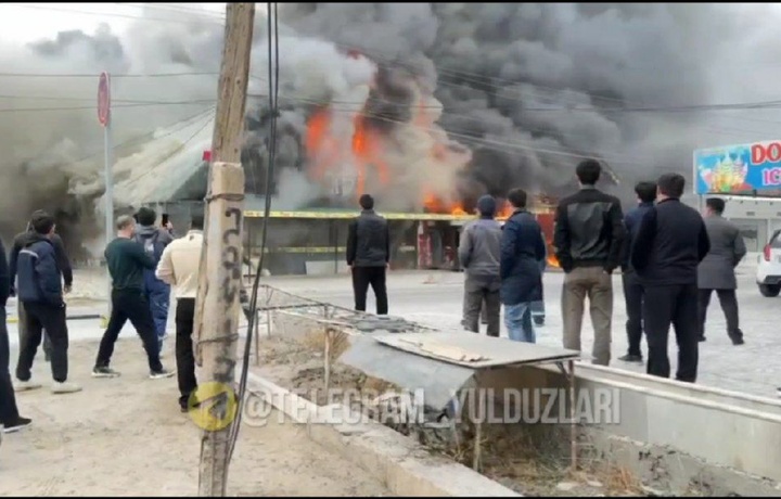 На одном из рынков в Хорезмской области произошел крупный пожар