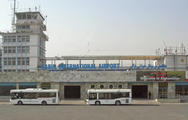 Kobul aeroportidan Hamid Karzay nomi o‘chirib tashlandi