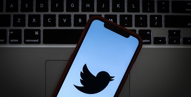 Twitter перестанет размещать рекламу государственных СМИ