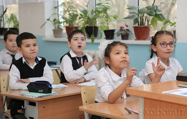 Maktab formasini kiyish tartibi va talabi o‘zgarmaydi — vazirlik