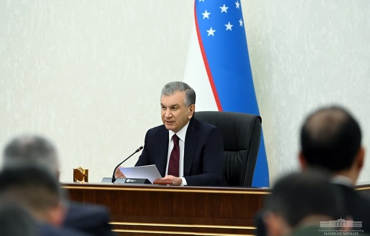 Президент видеоселектор йиғилиши ўтказди