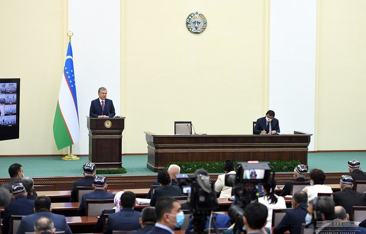 «Maqtov kerak emas» – Shavkat Mirziyoyev Farg‘onada yig‘ilish o‘tkazmoqda