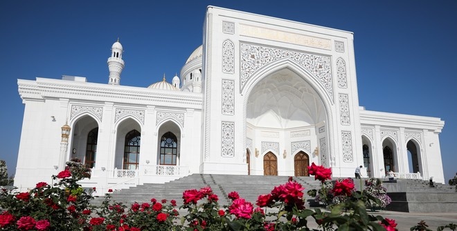 В Чечне открылась самая большая в Европе мечеть, спроектированная узбекскими архитекторами